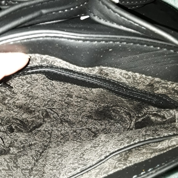 Soft Black Tuck & Loop Crossbody Purse Bag - Picture 5 of 8